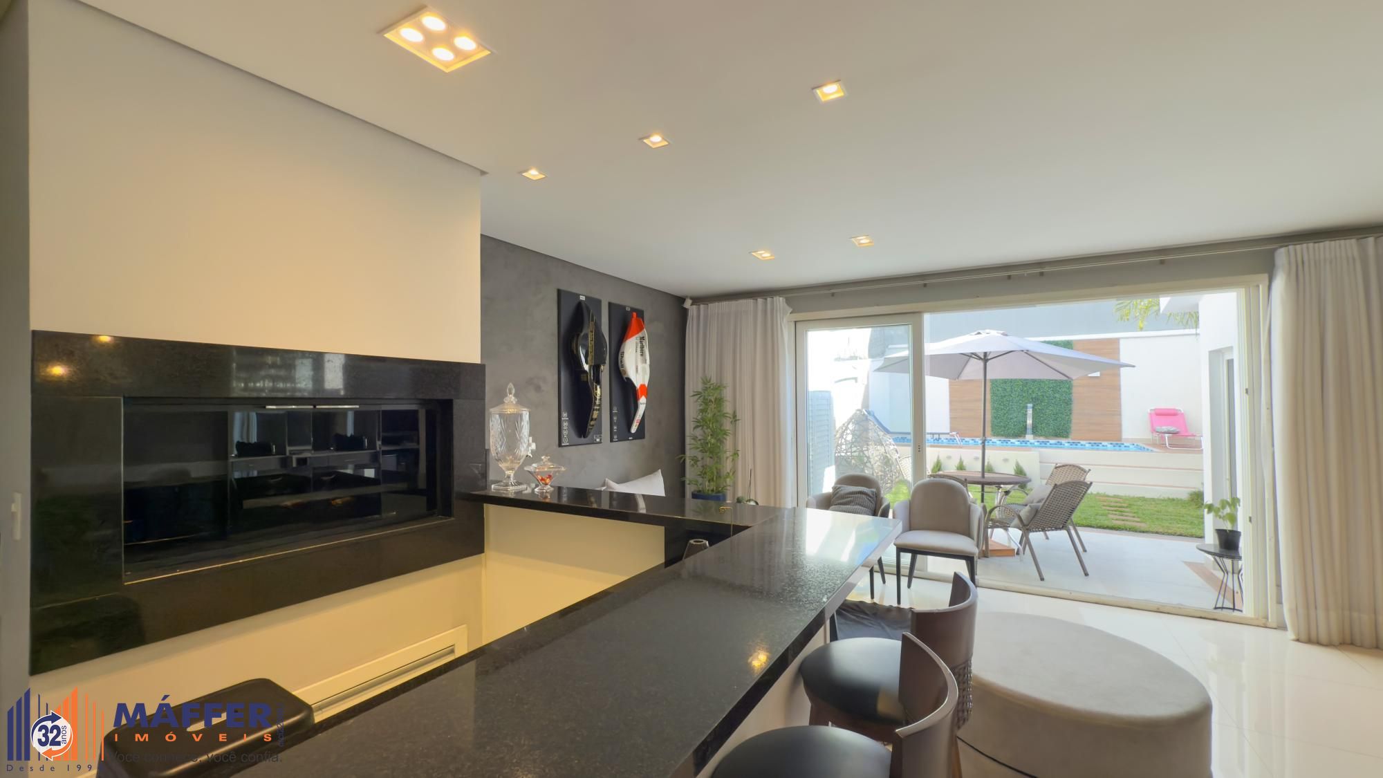 Casa para Comprar com 4 suítes, 386 m² - Chácara das Pedras - Porto Alegre