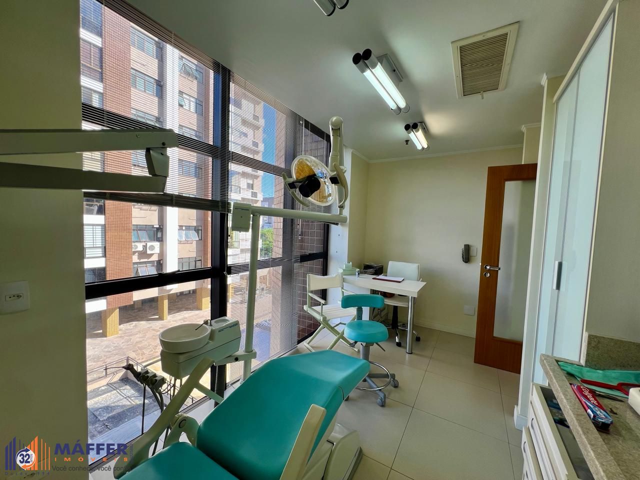 Sala Comercial, 1 sala, à venda, 38 m², Moinhos de Vento - Porto Alegre — foto 3