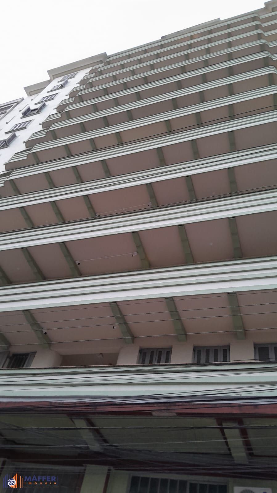 Excelente e amplo apartamento 2D sala cozinha conjugada - Cidade Baixa, Porto Alegre.