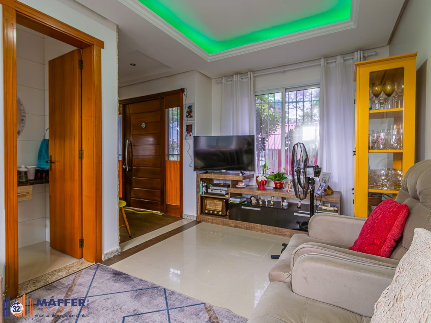 Casa 3 dormitórios com duas suítes bairro Jardim Floresta - Lindoia