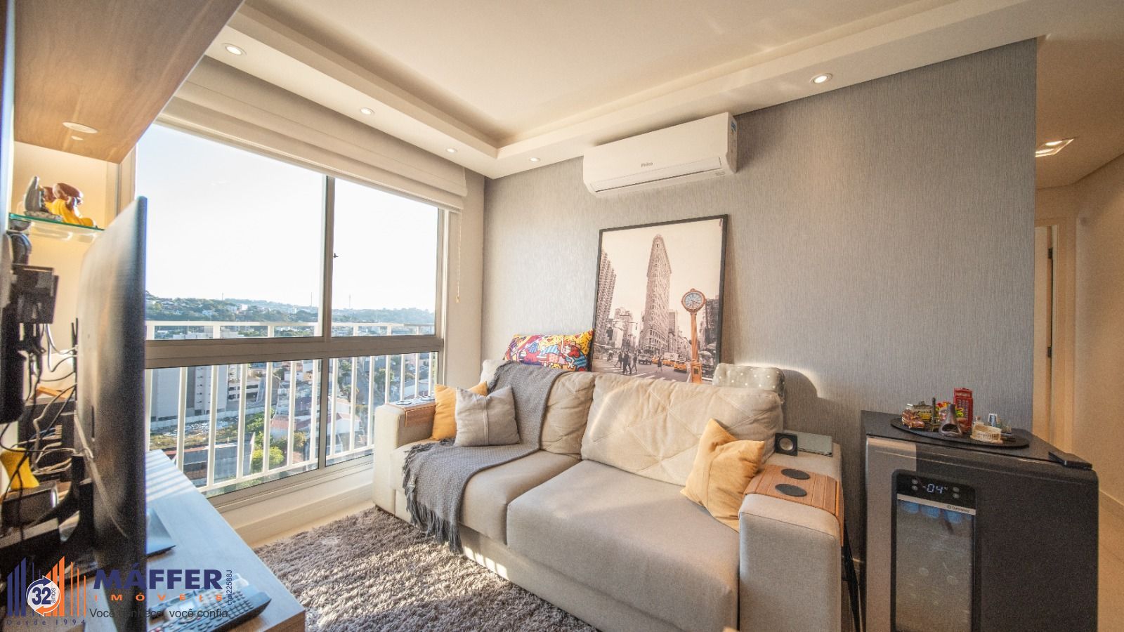 Apartamento 2 dormitórios com suíte, vaga coberta, bairro Glória, Porto Alegre