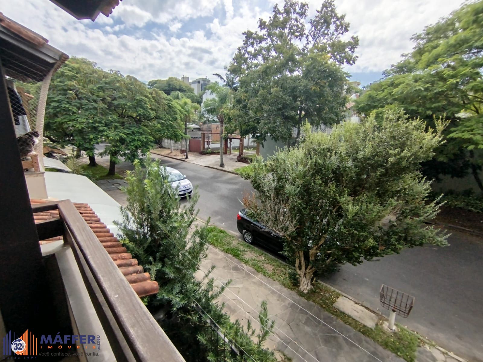 Casa com 03 quartos e 01 vaga no Bairro Cristal
