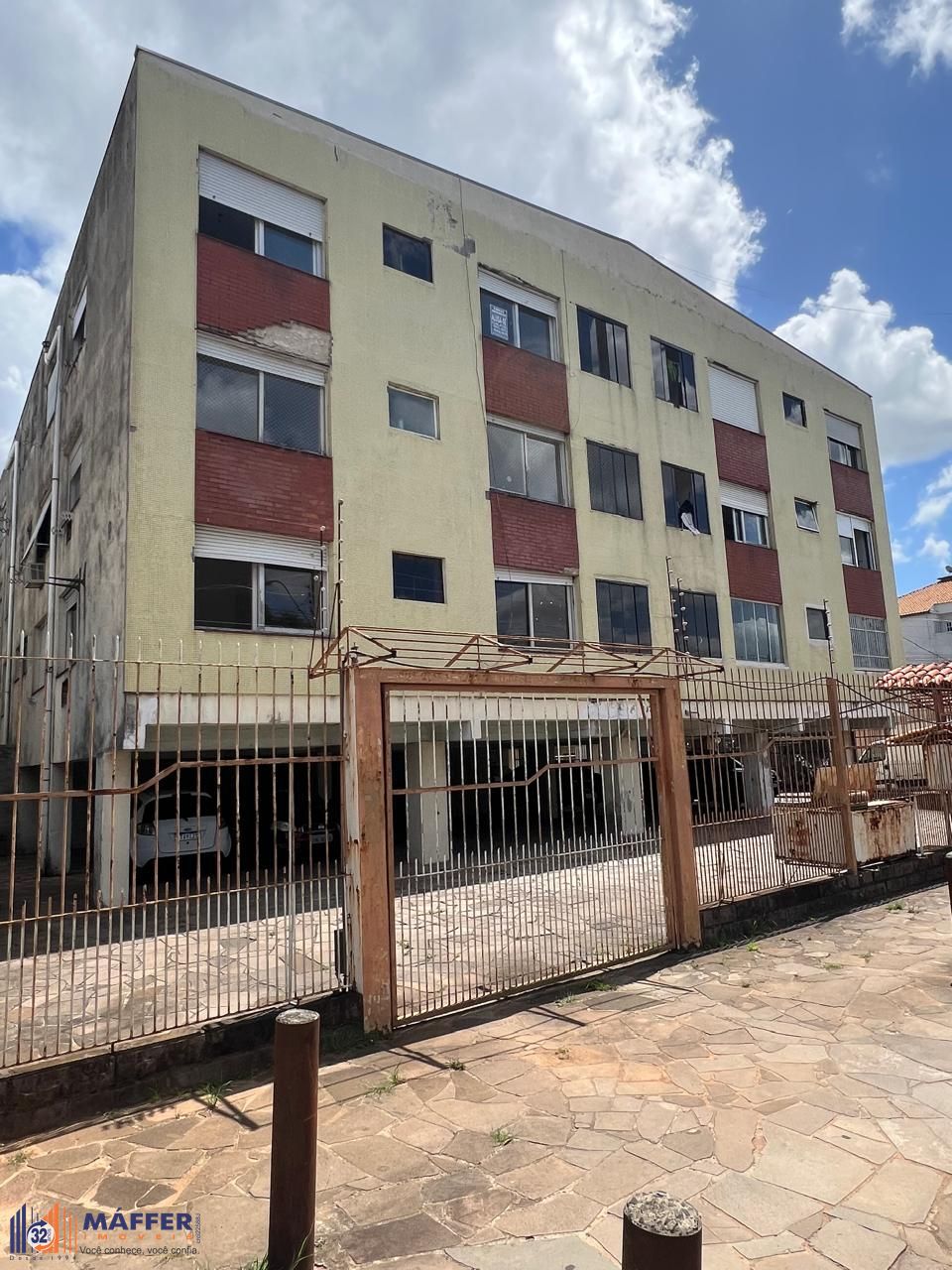 Apartamento à Venda com 02 Quartos na Av do Forte, Vila Ipiranga em Porto Alegre