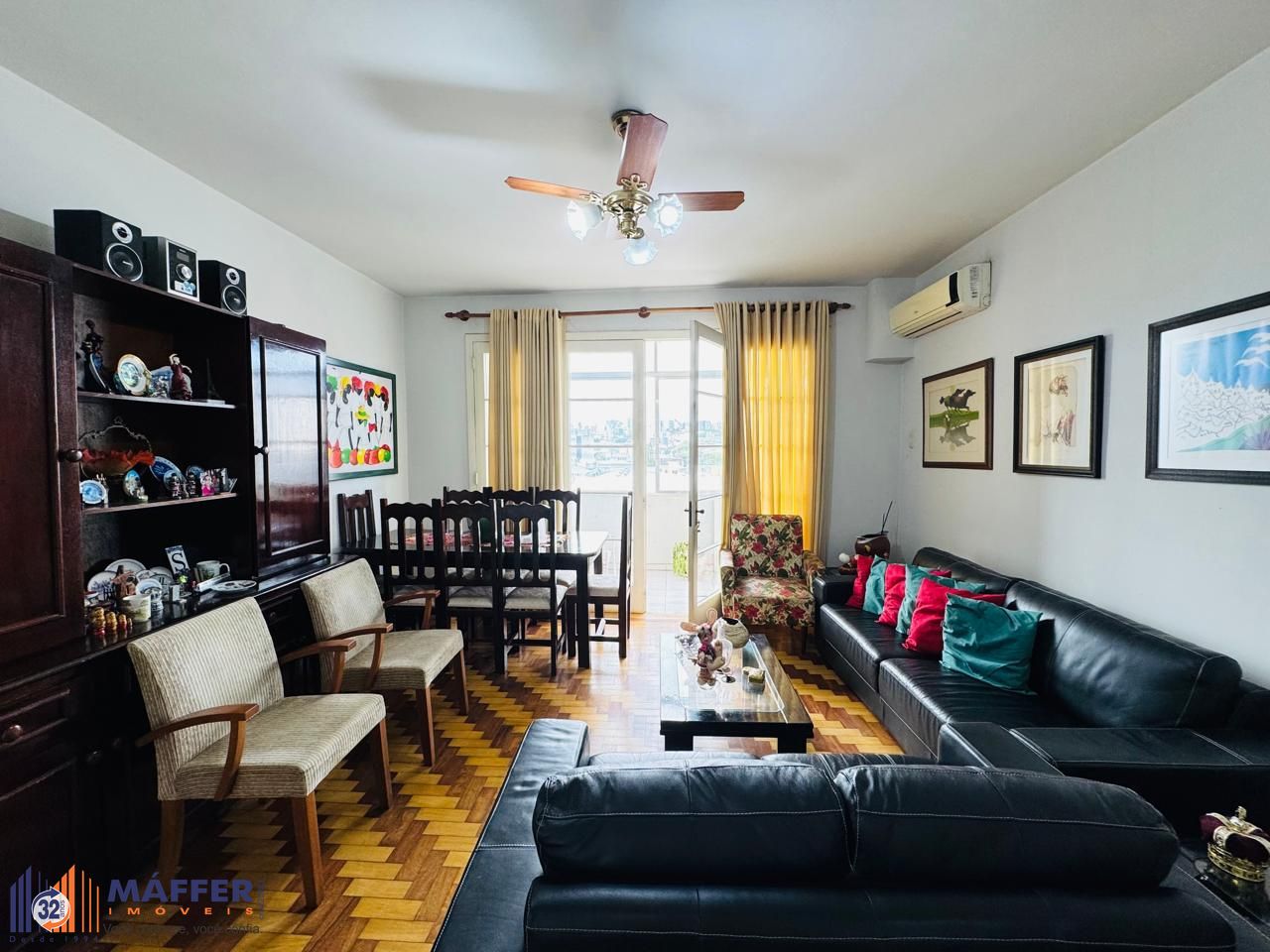 Apartamento Semimobiliado com 3 Dormitórios, 1 Suíte e Elevador