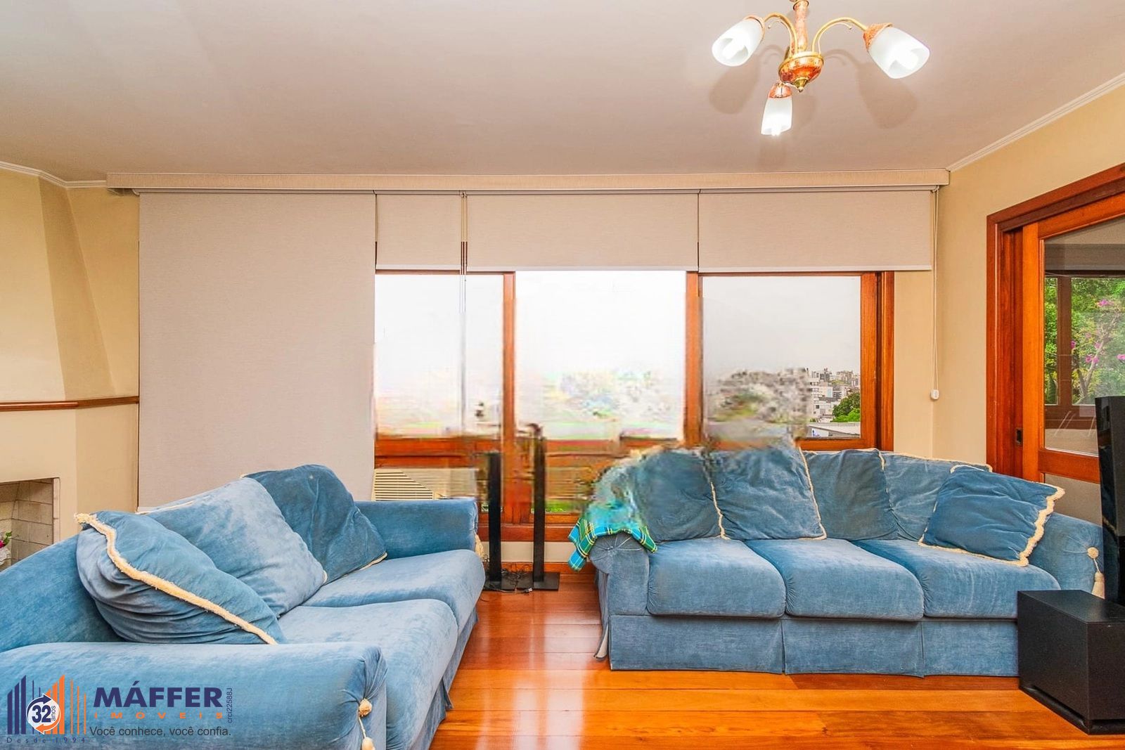 Apartamento de 3 dormitórios com suíte e 2 vagas no Mont Serrat