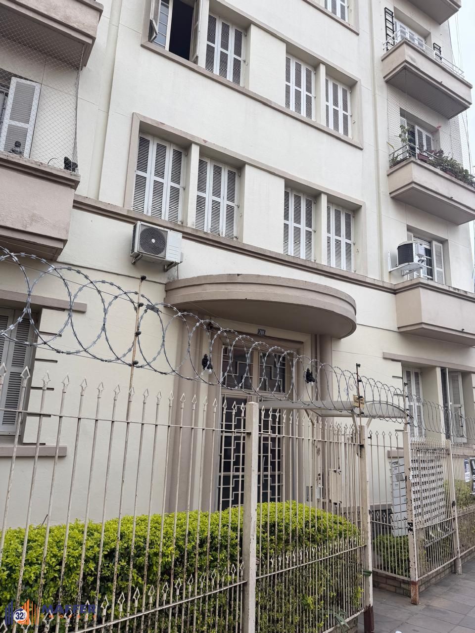 Apartamento de 3 quartos e 2 banheiros, desocupado e pronto para morar