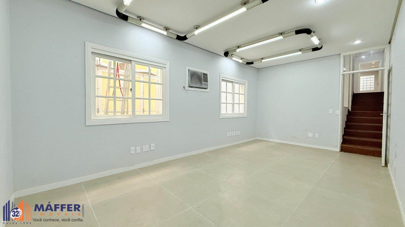 sala-ampla-iluminação-natural-bem ventilada