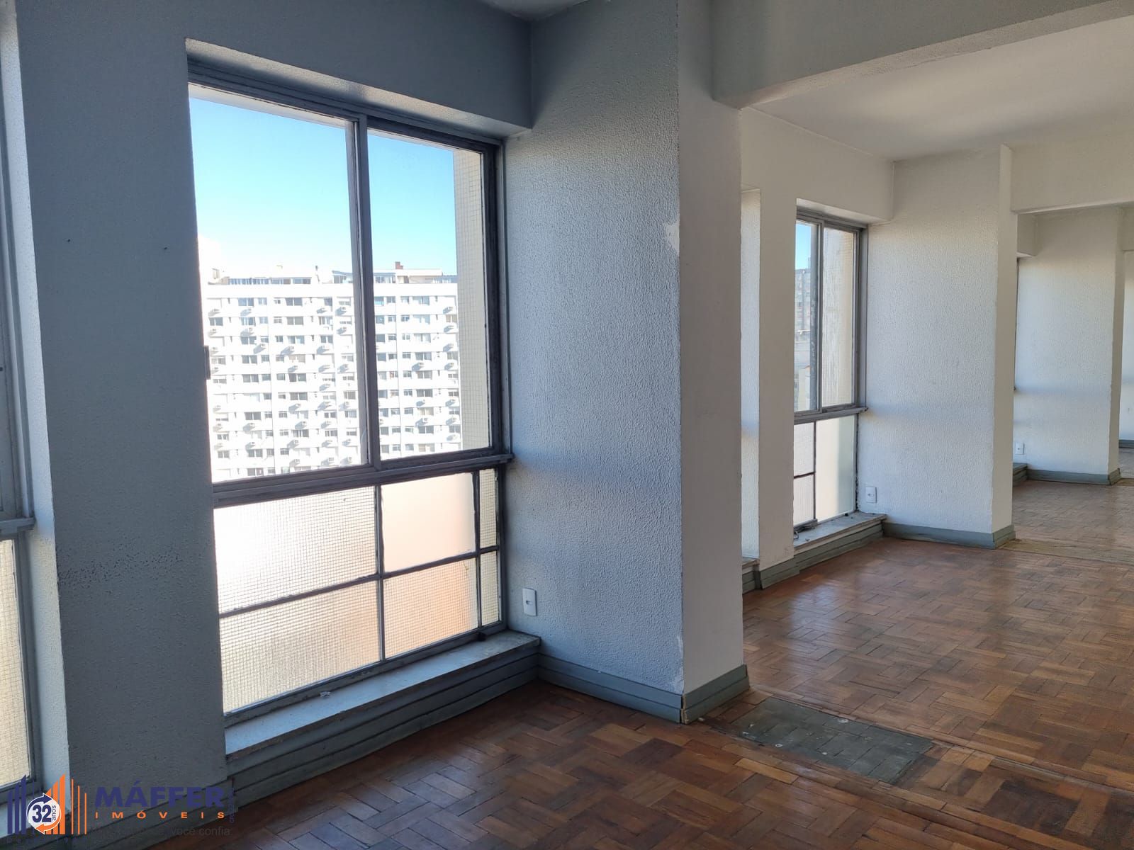 Conjunto Comercial, 2 salas, à venda, 234 m², Floresta - Porto Alegre — foto 2