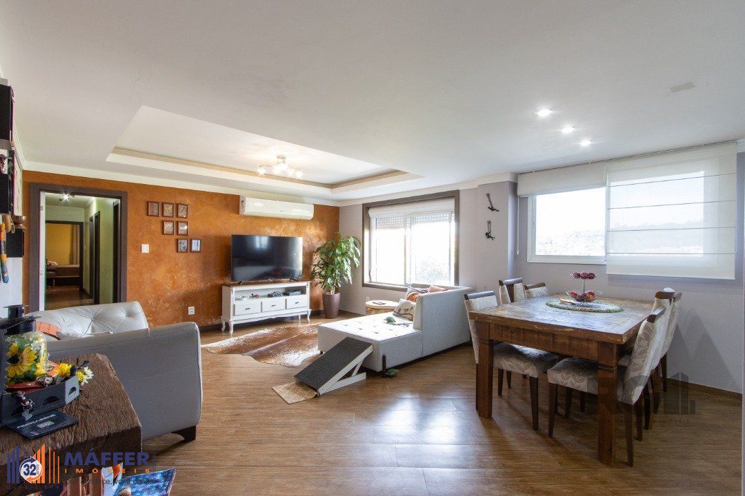 Apartamento reformado de 124m² privativos- 3 dormitórios sendo 1 suíte no bairro Medianeira