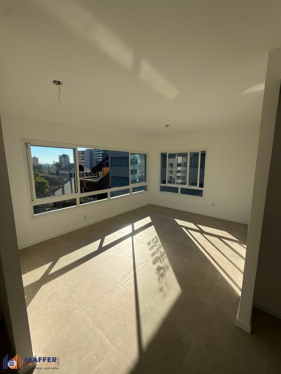 Apartamento para Venda - 69.96m², 2 dormitórios, sendo 2 suites, 1 vaga - Moinhos de Vento