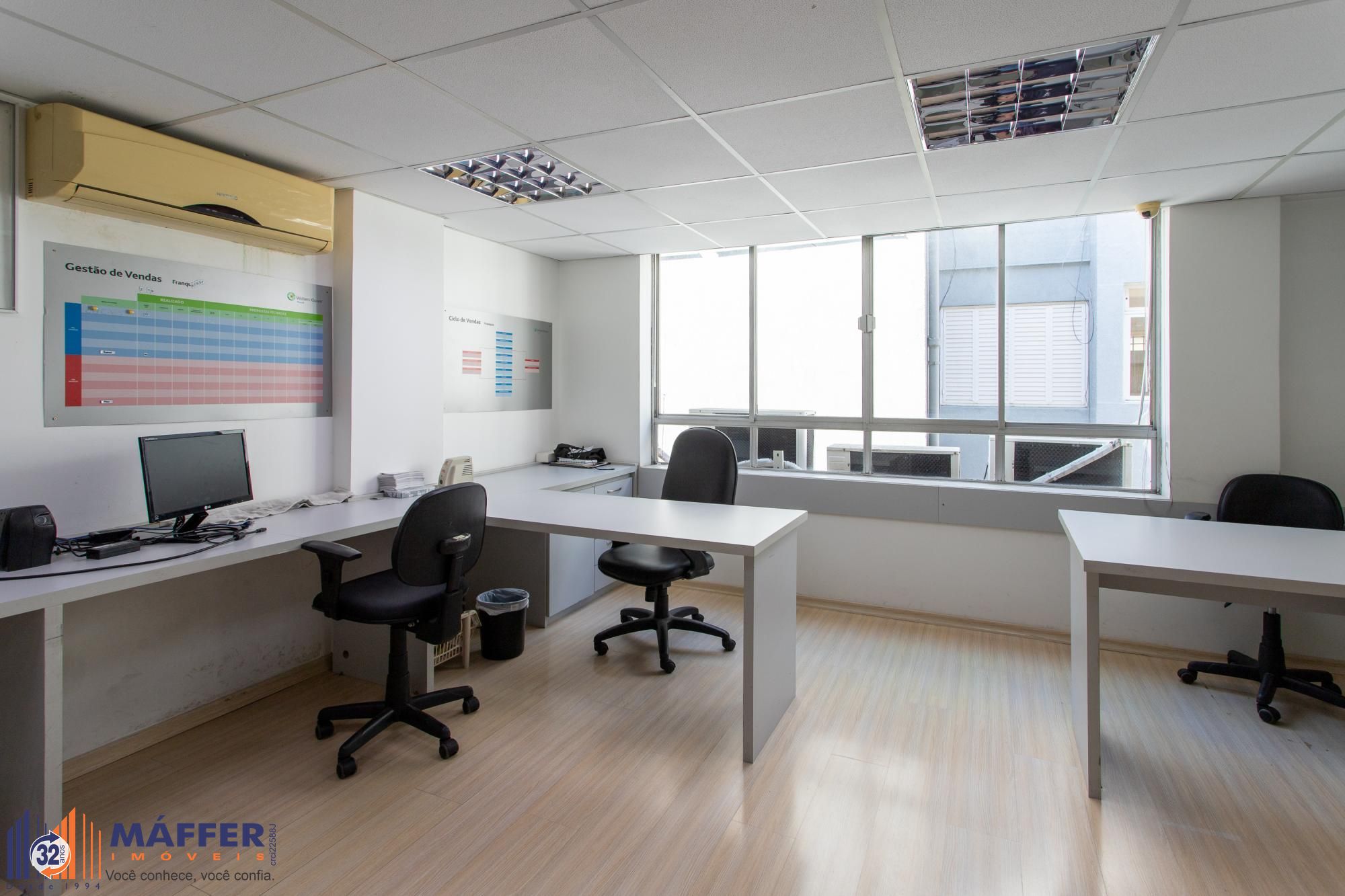 Andar inteiro mobiliado com 215 m² para até 60 pessoas