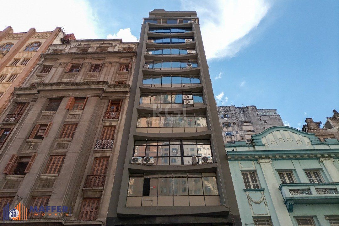Sala em andar inteiro com 157,44  privativos