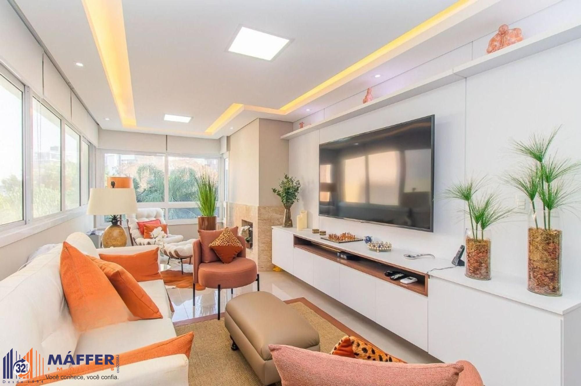 Apartamento com 83m² e 2 dormitórios, 2 suítes, 3 vagas no bairro Petrópolis