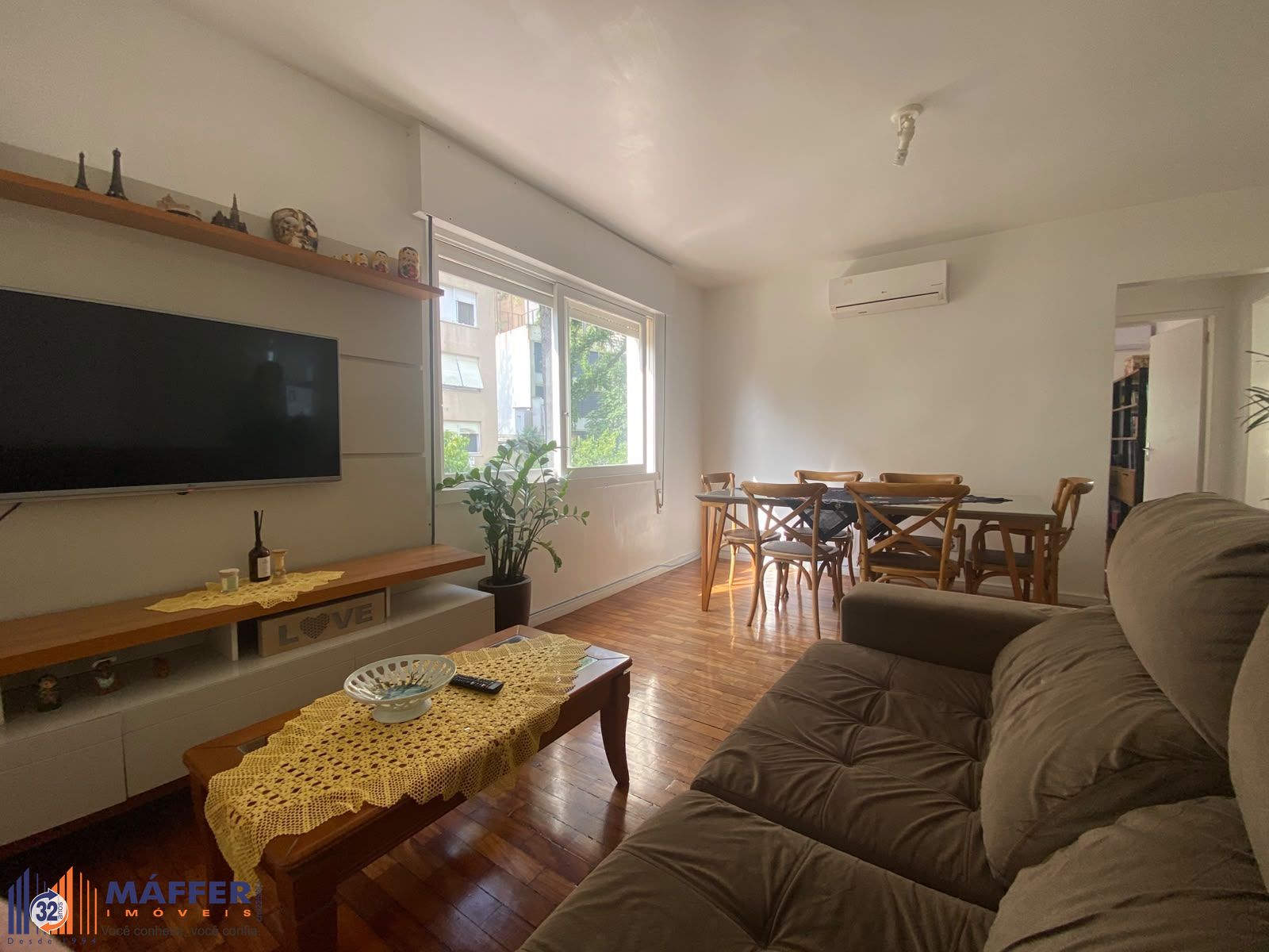 Apartamento de 2 quartos, 2 banheiros e 1 vaga no bairro Rio Branco.
