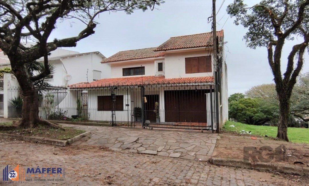 casa, 6 quartos, 1 suíte, 3 vagas, 352,38m2 privativos, bairro Santa Tereza
