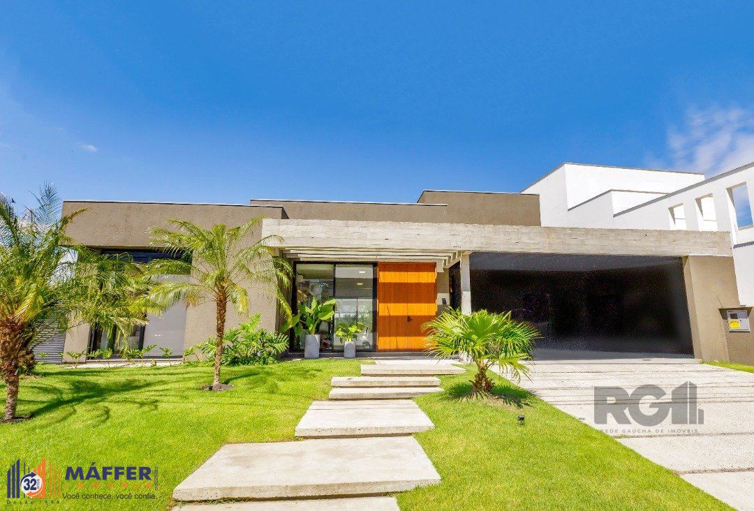 Casa térrea com piscina, no Condominio Terra Ville com 380,27m2 e 3 suites.