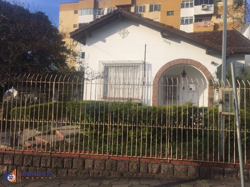 Casa para Venda - 200m², 4 dormitórios, 4 vagas - Glória