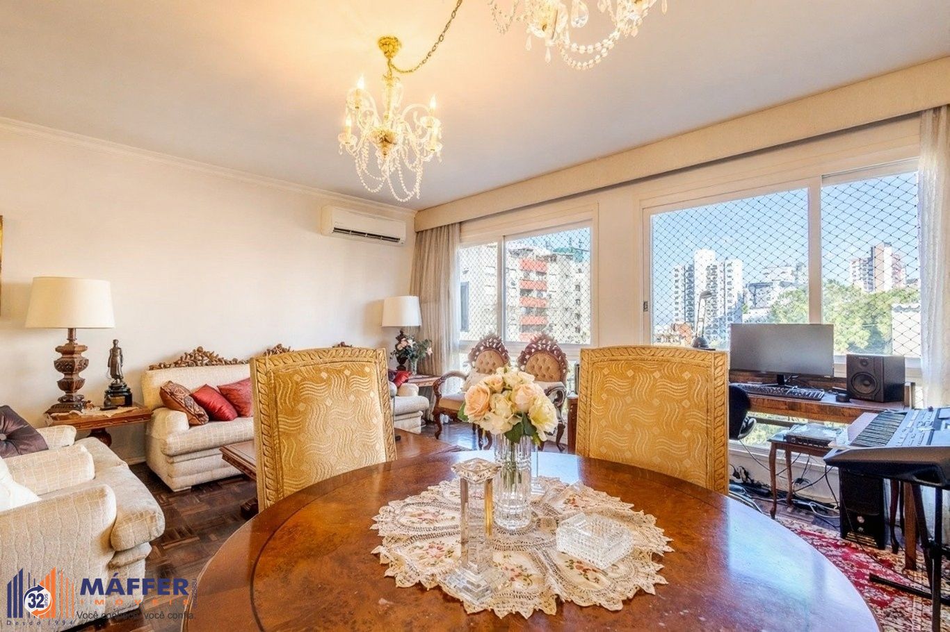 Vende-se apartamento com 3 quartos (1 suíte), 122 m² e 1 vaga – Petrópolis
