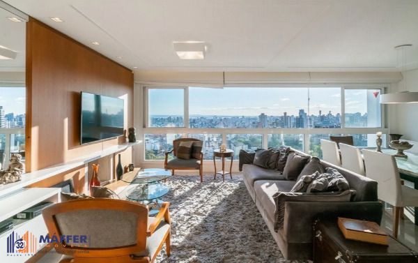 Vende-se amplo apartamento com 3 suítes e 2 vagas - Petrópolis