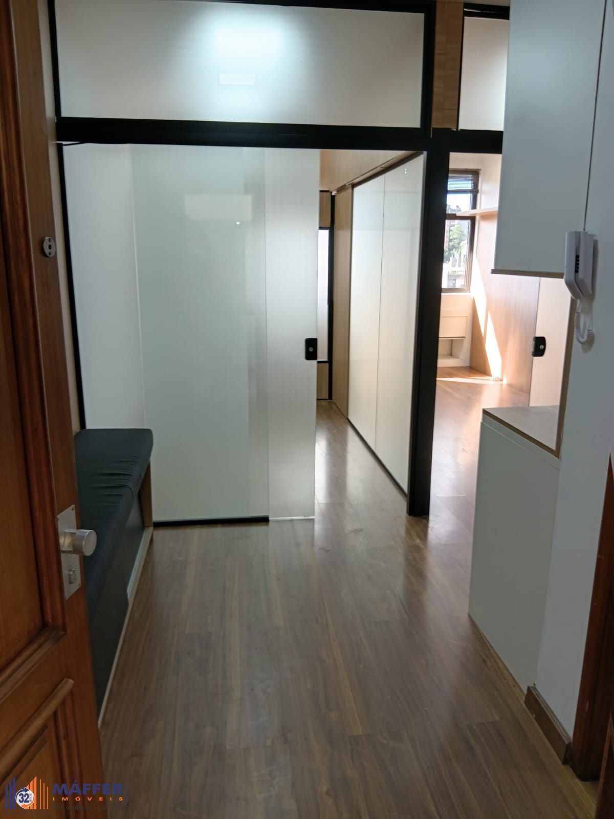 Sala Comercial no Time Tower, 3 salas, à venda, 85 m², Auxiliadora - Porto Alegre — foto 2
