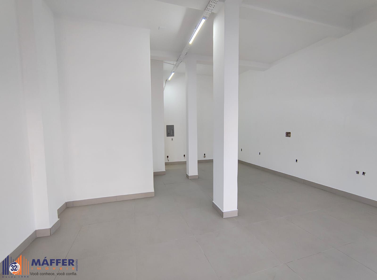 Loja, 1 sala, à venda, 100 m², Floresta - Porto Alegre — foto 2