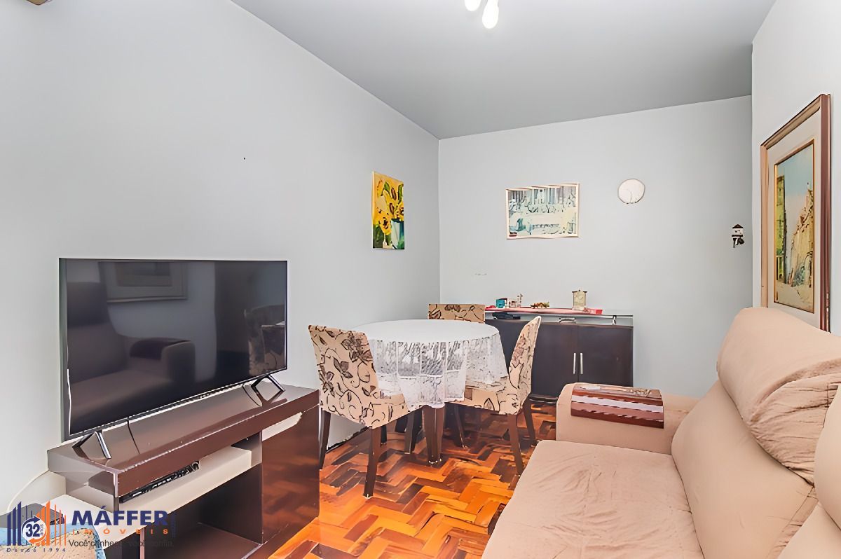 Vende-se apartamento com 3 quartos com closet - Petrópolis