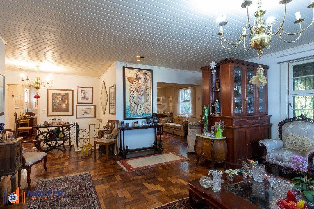 Casa para Venda - 192m², 4 dormitórios, sendo 3 suites, 4 vagas - Tristeza