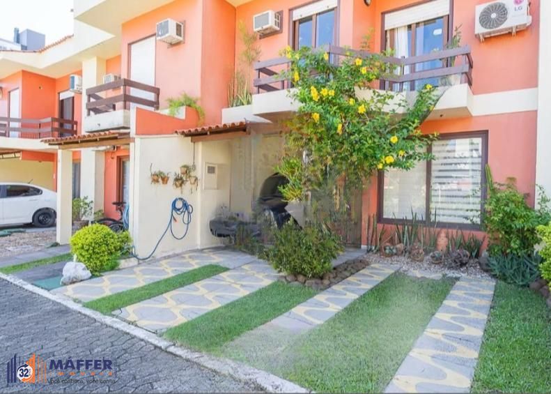 Linda casa com 3 dormitórios, sendo 1 Suíte, Sala Ampla no Condomínio de Ótima Localização