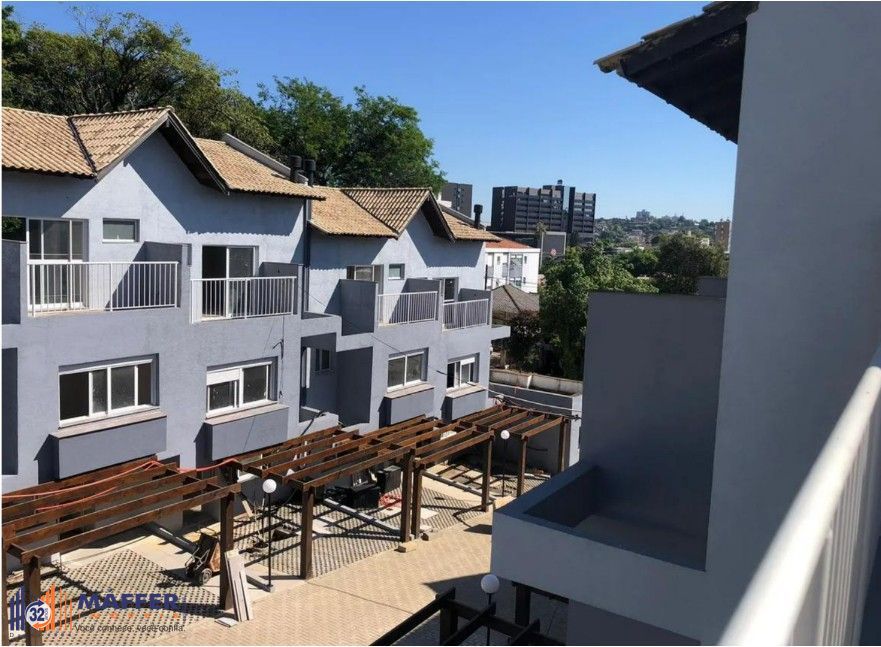 CASA EM CONDOMÍNIO COM 3 DORRMITÓRIOS