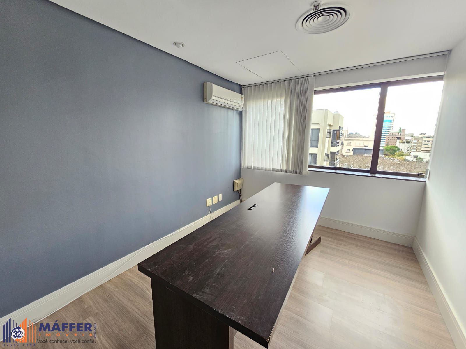Sala Comercial, 3 salas, à venda, 61 m², Moinhos de Vento - Porto Alegre — foto 2
