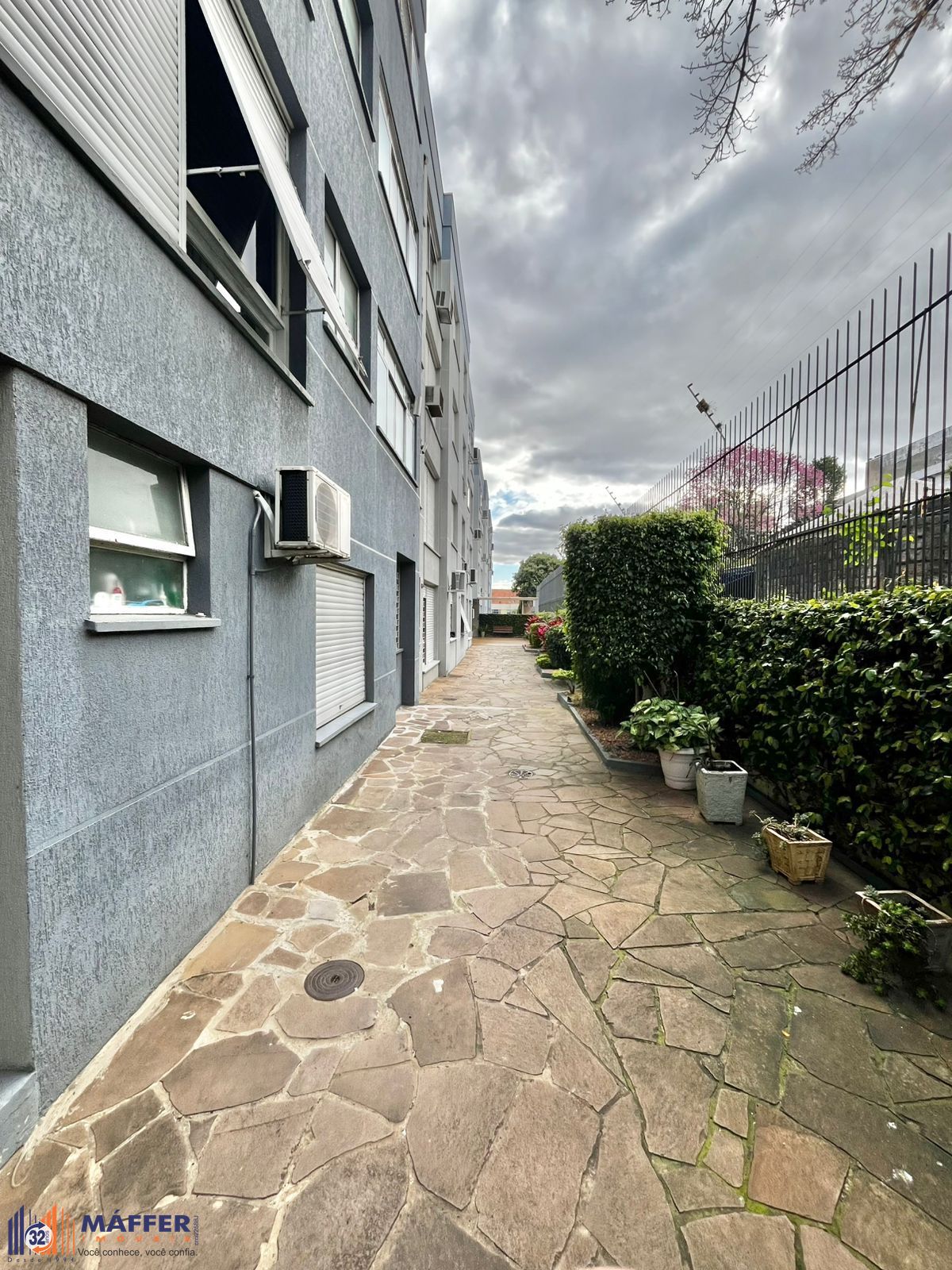 Lateral