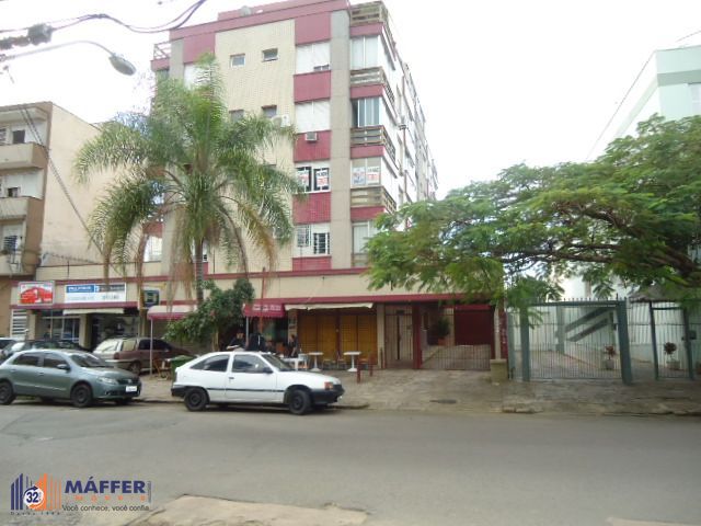 Apto de 01 dormitório, com vaga de garagem e elevador