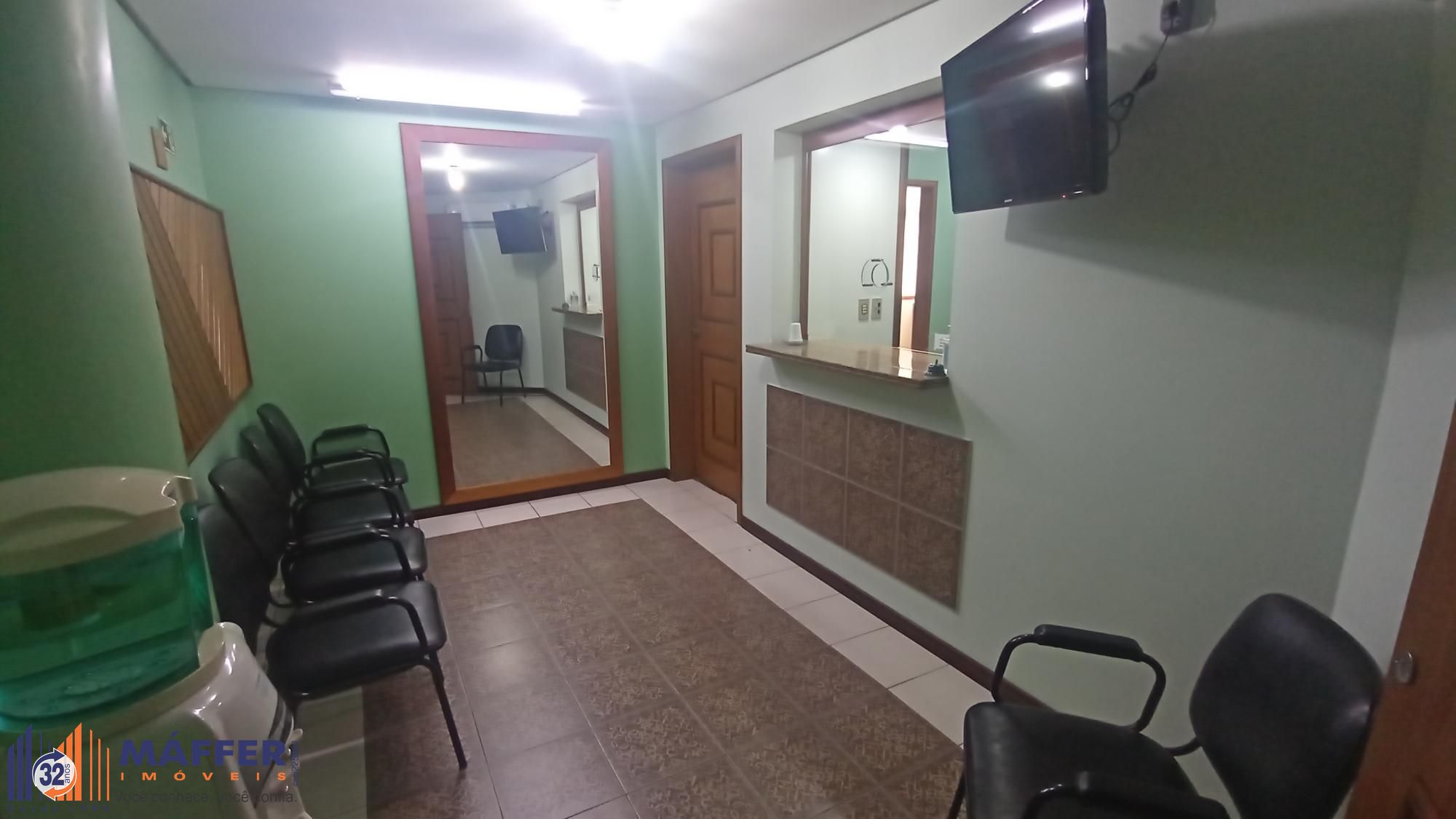 Imóvel comercial com 3 salas e recepção no Centro Histórico
