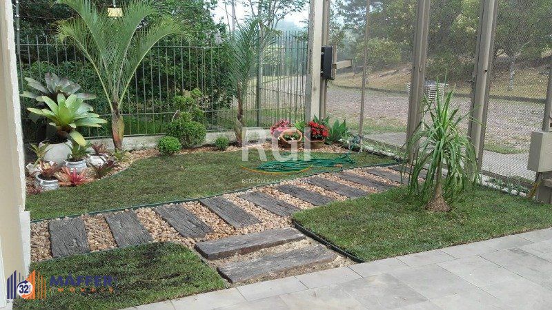 Casa para Venda - 350m², 3 dormitórios, sendo 1 suites, 2 vagas - Alto Teresópolis