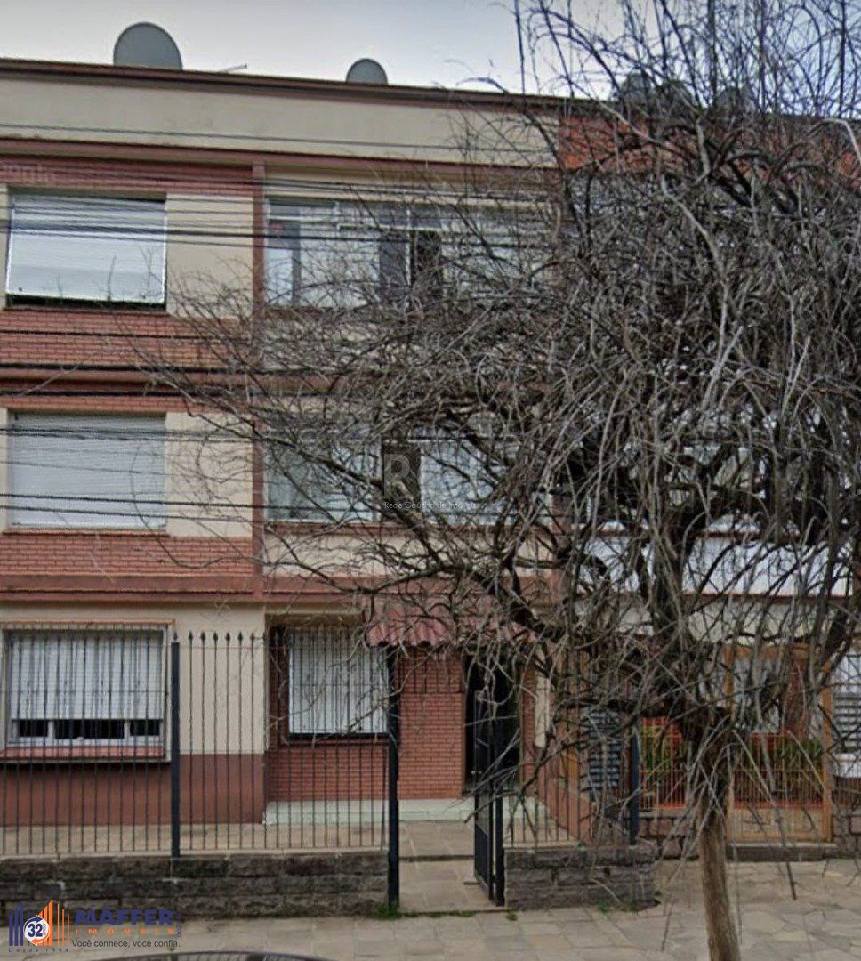 Apartamento térreo, 2 dormitórios no Menino Deus