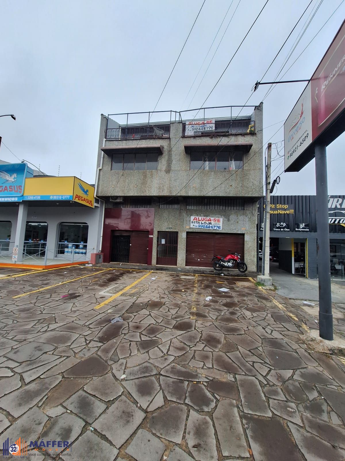 Imovel somente pode ser vendido Junto ao dois Conjuntos, assim como as 3 Salas no segundo e terceiro Pavimento.