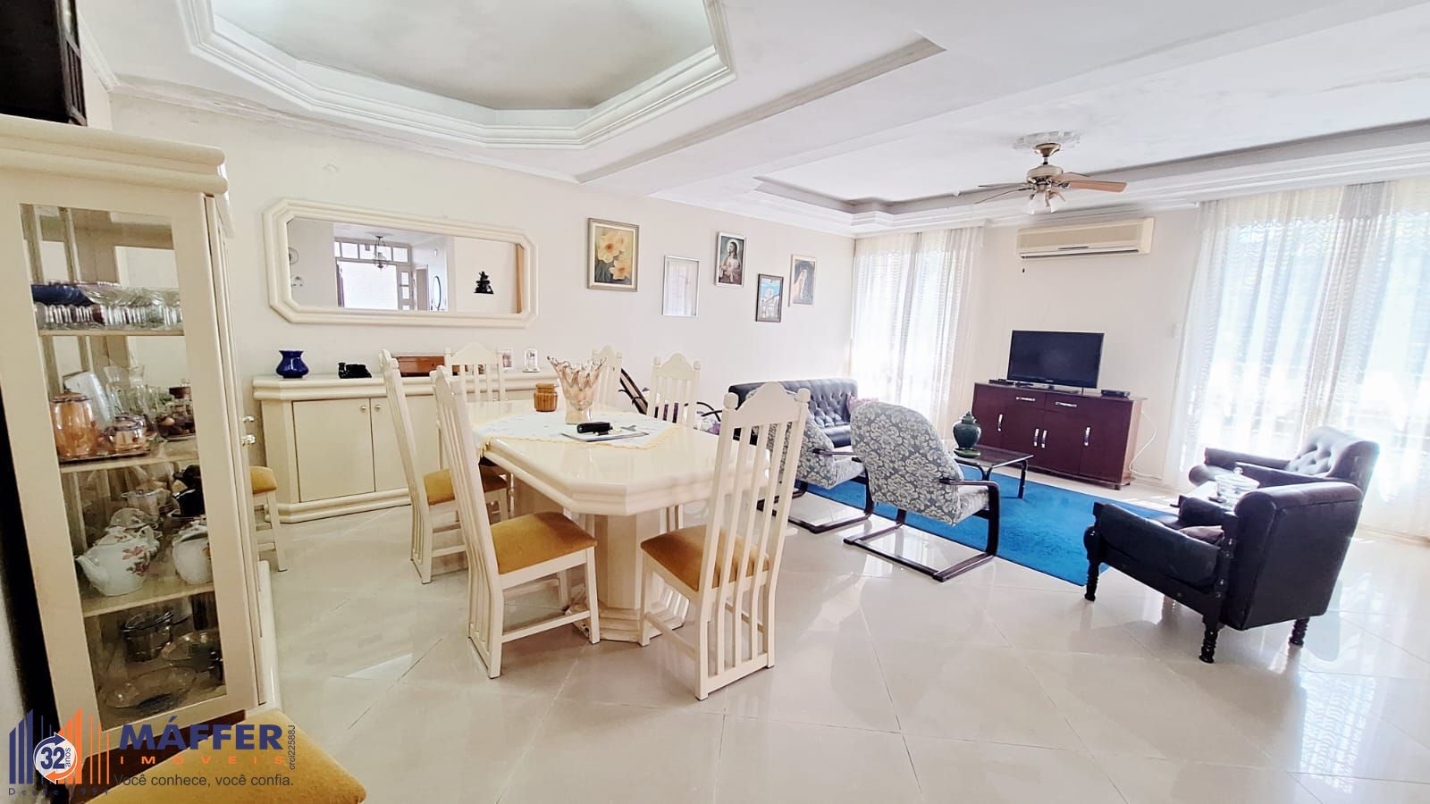 Casa com 4 dormitórios, piscina, 4 vagas, no bairro Teresópolis, Porto Alegre,RS