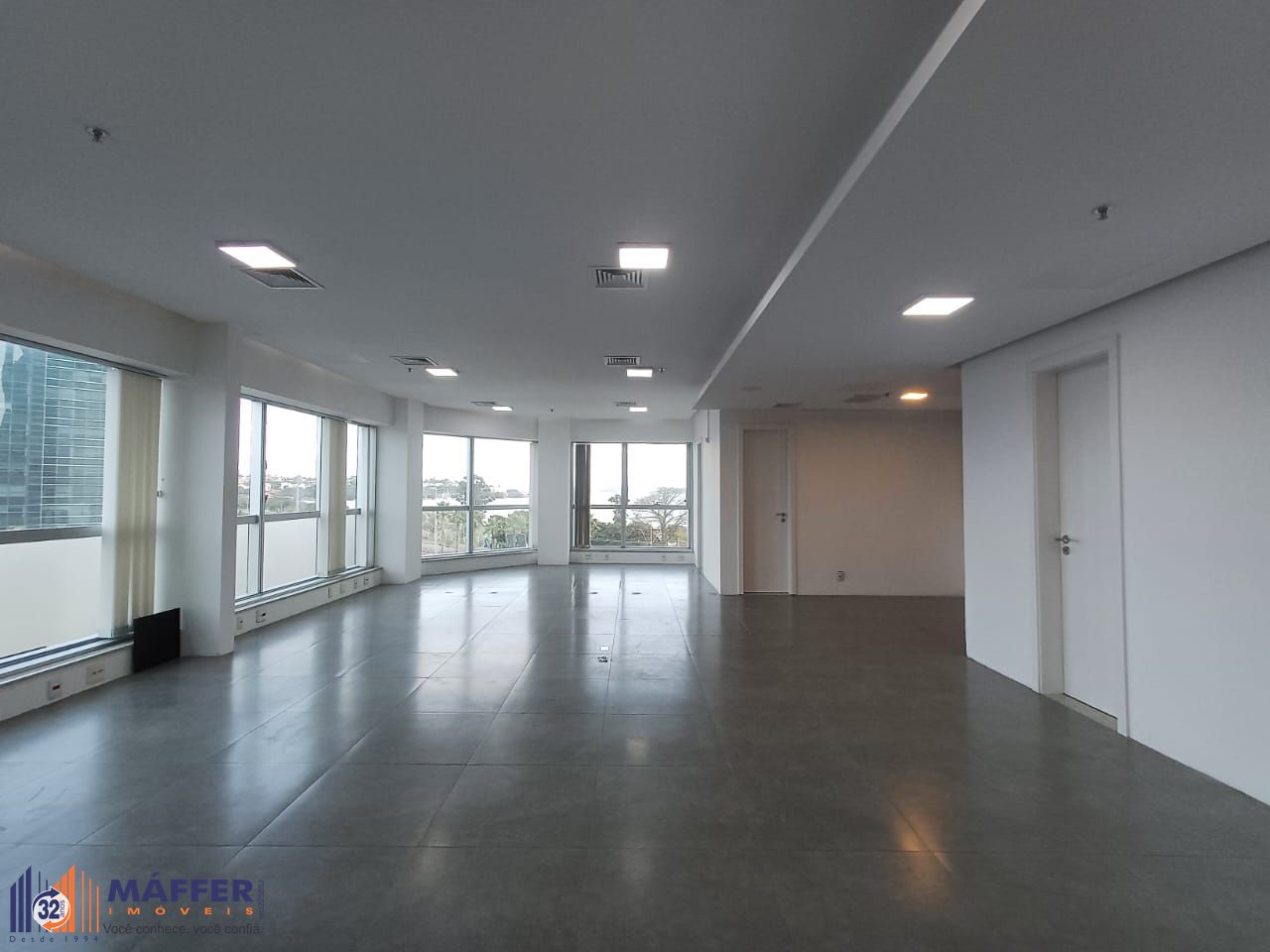 Sala Comercial, 1 sala, à venda, 84 m², Cristal - Porto Alegre — foto 2