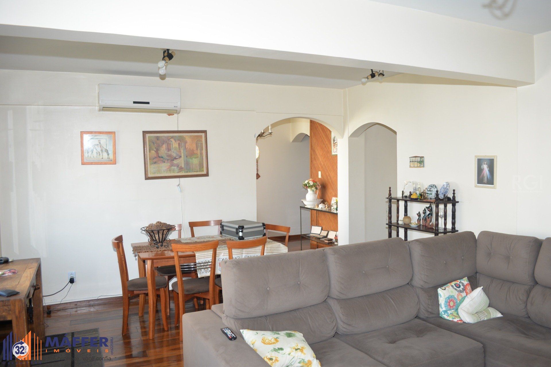 Apartamento para Venda - 120.46m², 3 dormitórios, sendo 1 suites, 1 vaga - Cristal