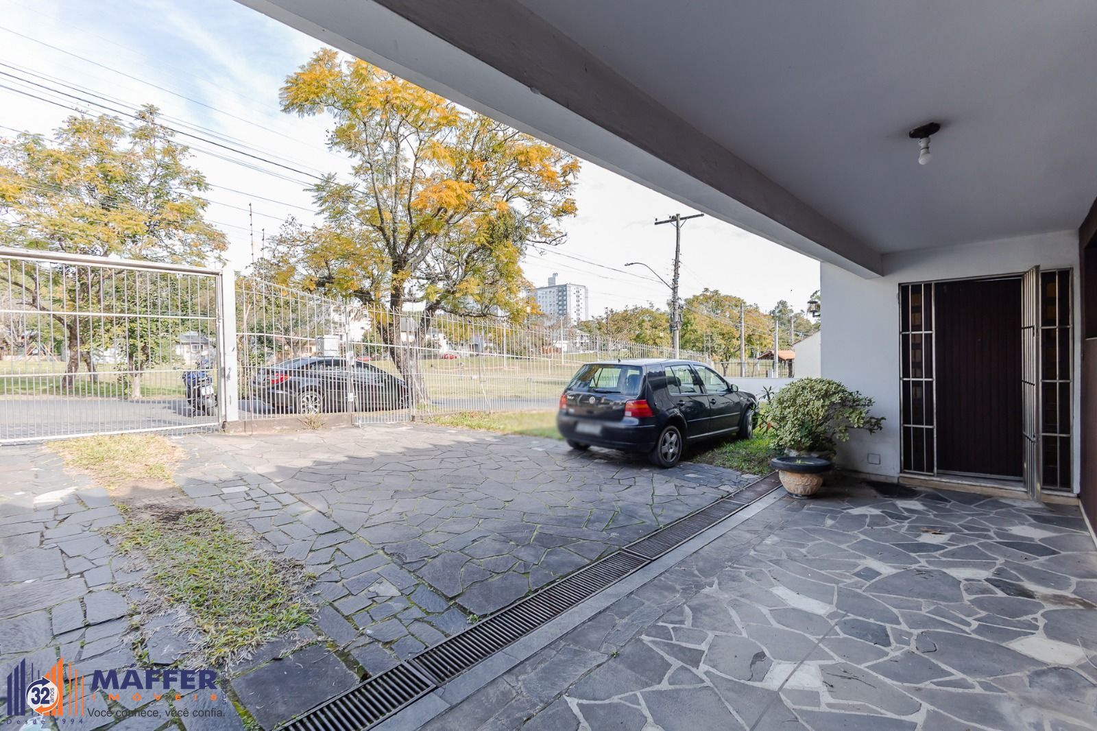 Casa 3 dormitórios ampla, perto da PUC