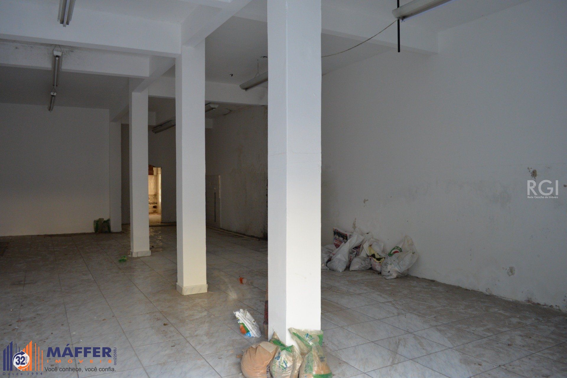 Prédio Residencial, 7 quartos, à venda, 471 m², São João - Porto Alegre — foto 2