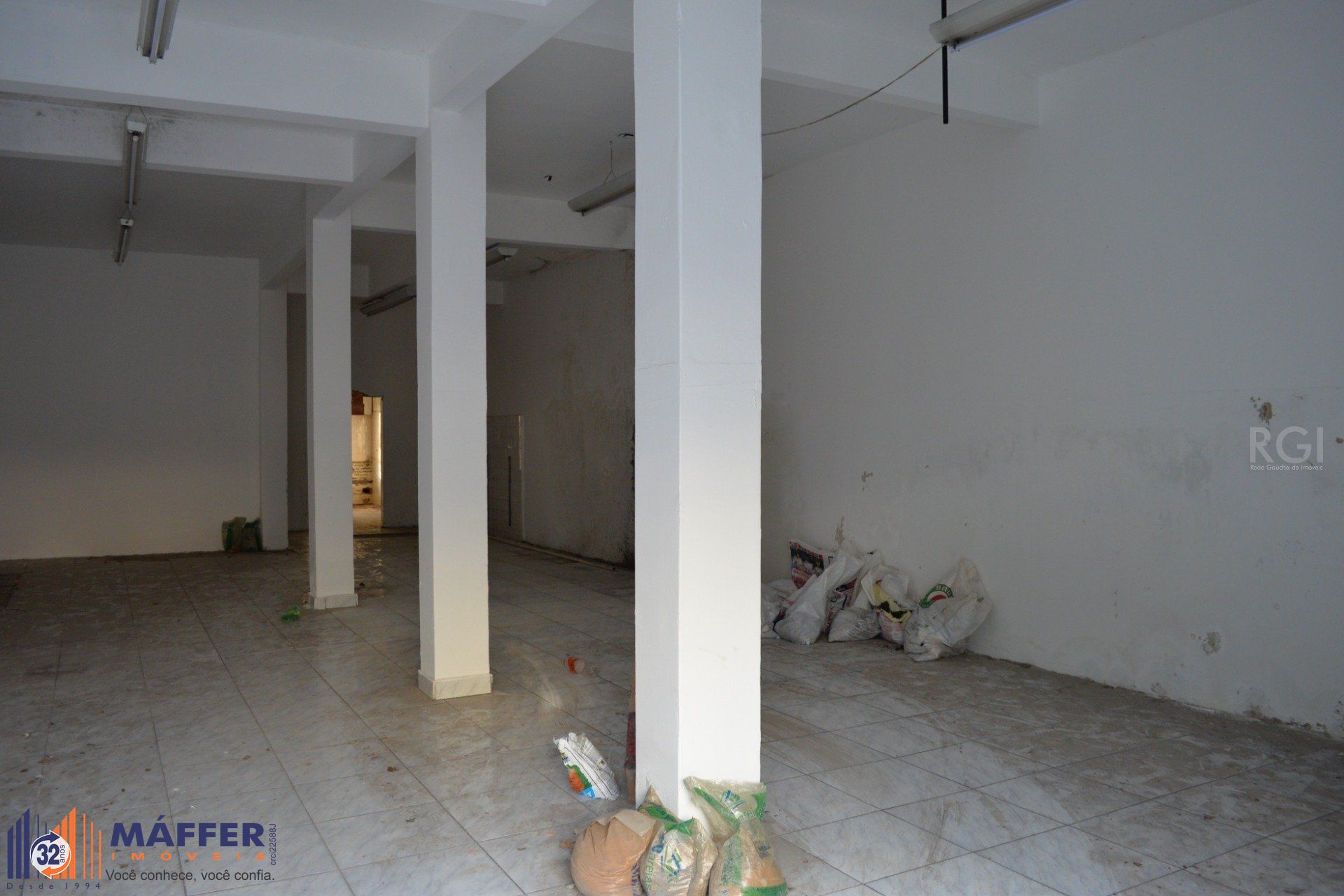 Prédio Residencial, 7 quartos, à venda, 471 m², São João - Porto Alegre — foto 2