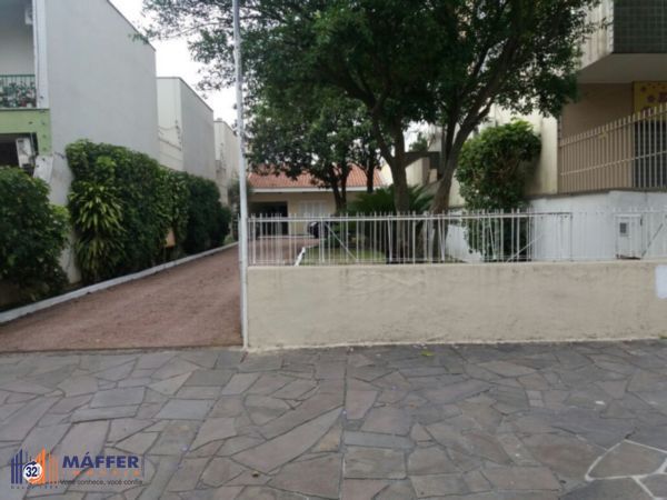 Casa para Venda - 435.6m², 2 dormitórios, 3 vagas - Cristo Redentor