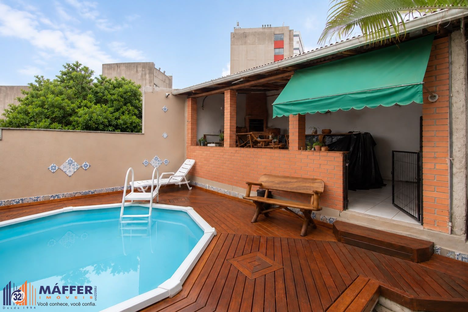 Casa semimobiliada com 3 dormitórios, suíte e espaço gourmet em Santa Tereza – Porto Alegre
