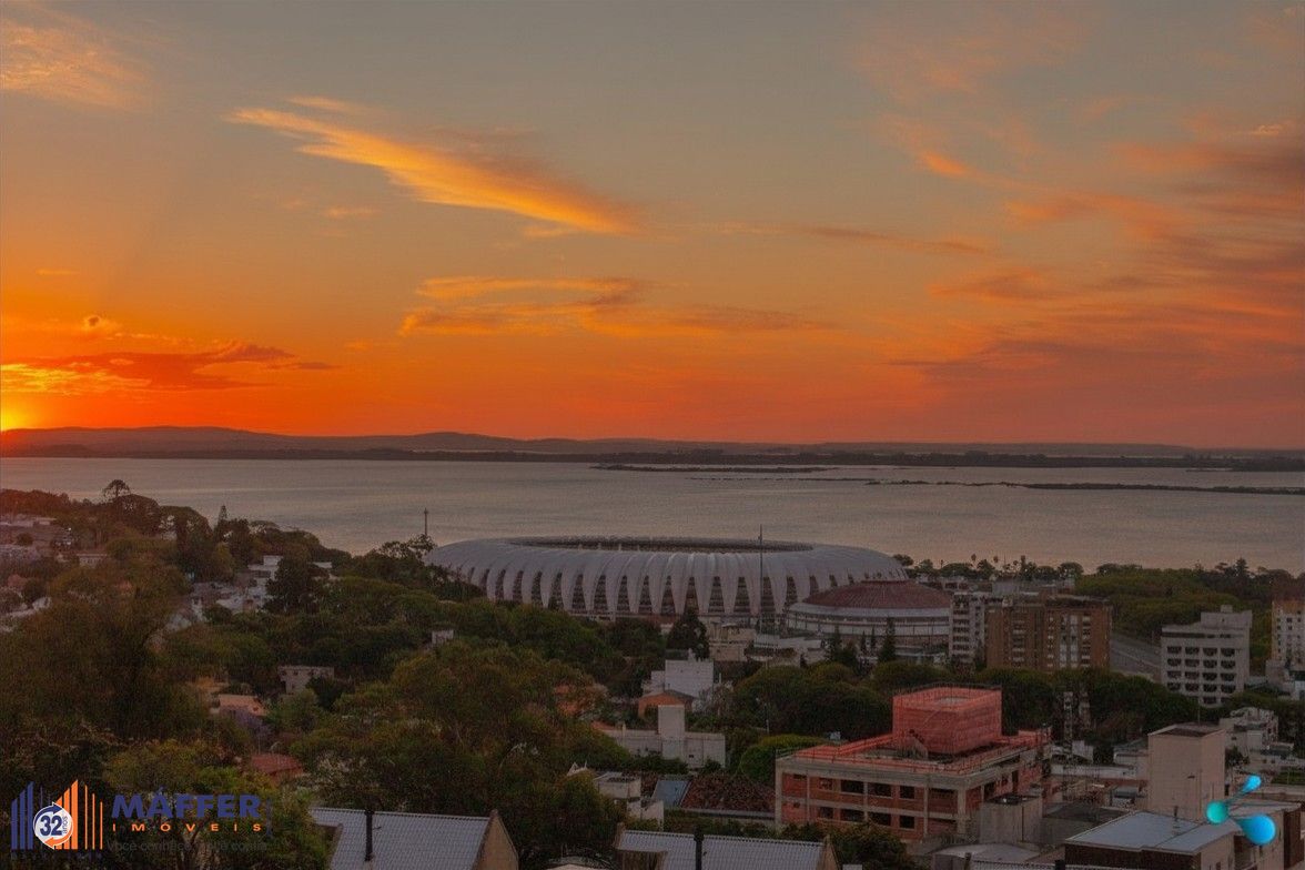 COBERTURA IMPRESSIONANTE NO MENINO DEUS: 471m² PRIVATIVOS, VISTA DEFINITIVA PARA O GUAÍBA E 3 VAGAS EM Porto Alegre