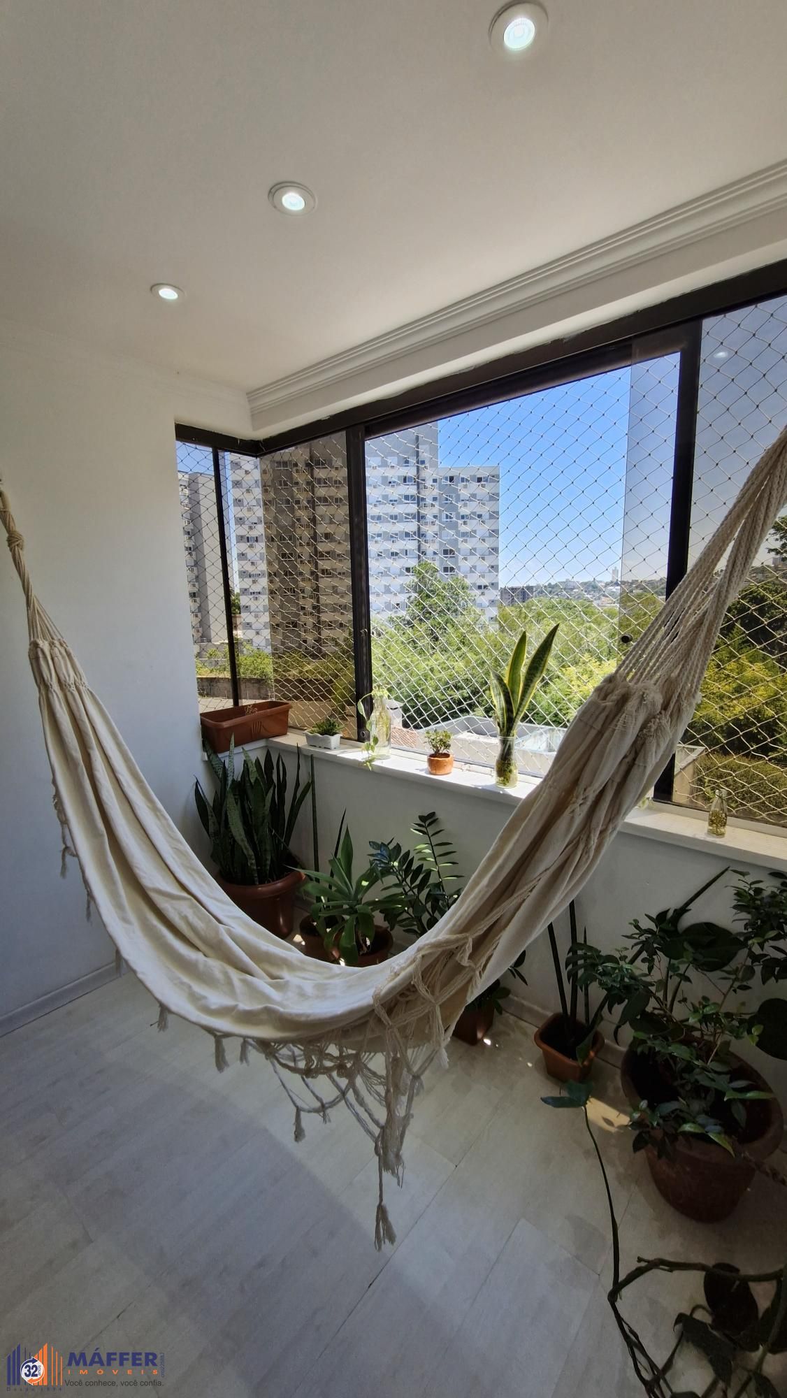 Excelente Apartamento de dois Dormitórios perto do Bourbon Aparício Borges.