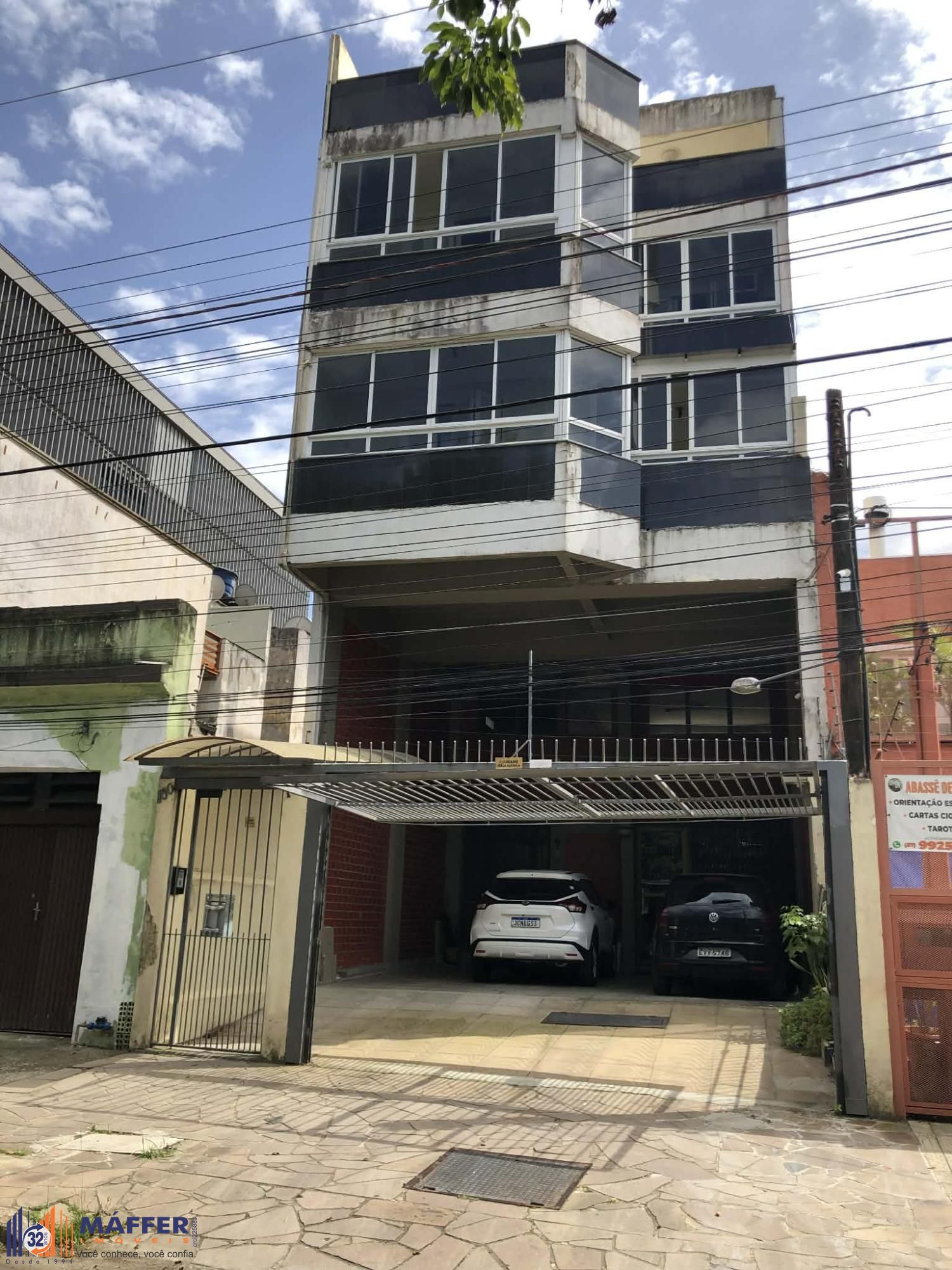 Predio residencial sendo uma cobertura e mais 03 apartamentos