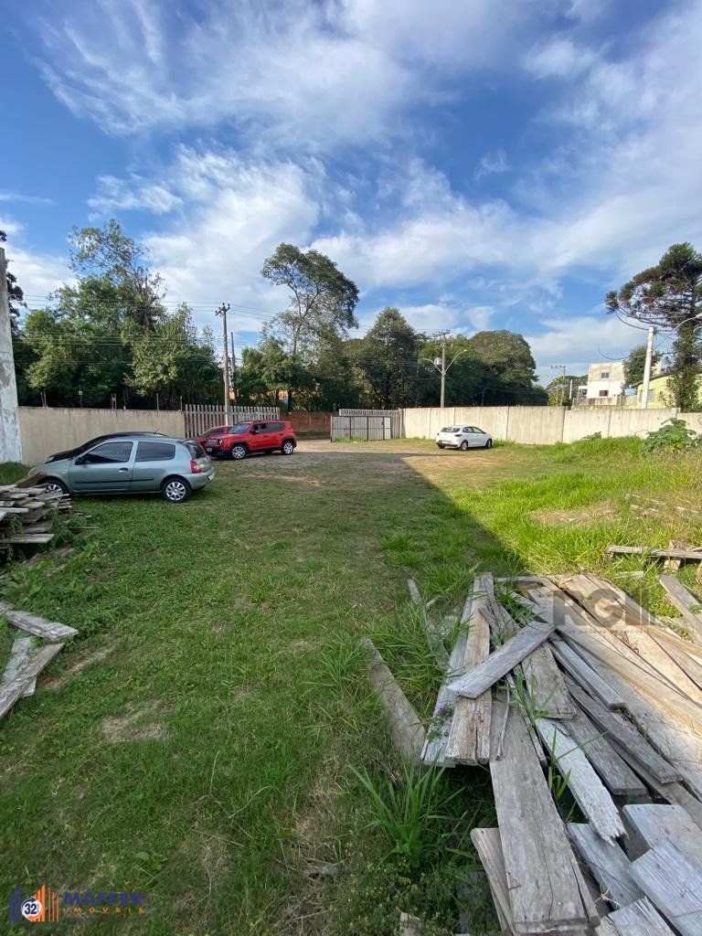 Vende em Cachoeirinha, terreno com 1.213metros quadrados, sendo 26,69 de frente e 45,46 de frente a fundos. , excelente para indústria.