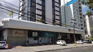 LOJA TÉRREA NA GALERIA QUINTA AVENIDA CENTER, Bairro Moinhos ,45,38 m2 com mezanino com vaga de garagem.