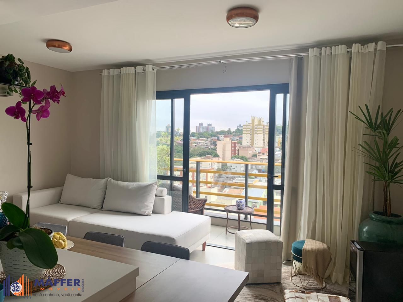 VENDA APARTAMENTO 1 QUARTO LIVING COM SACADA  DECORADO ANDAR ALTO ENSOLARADO 1 VAGA